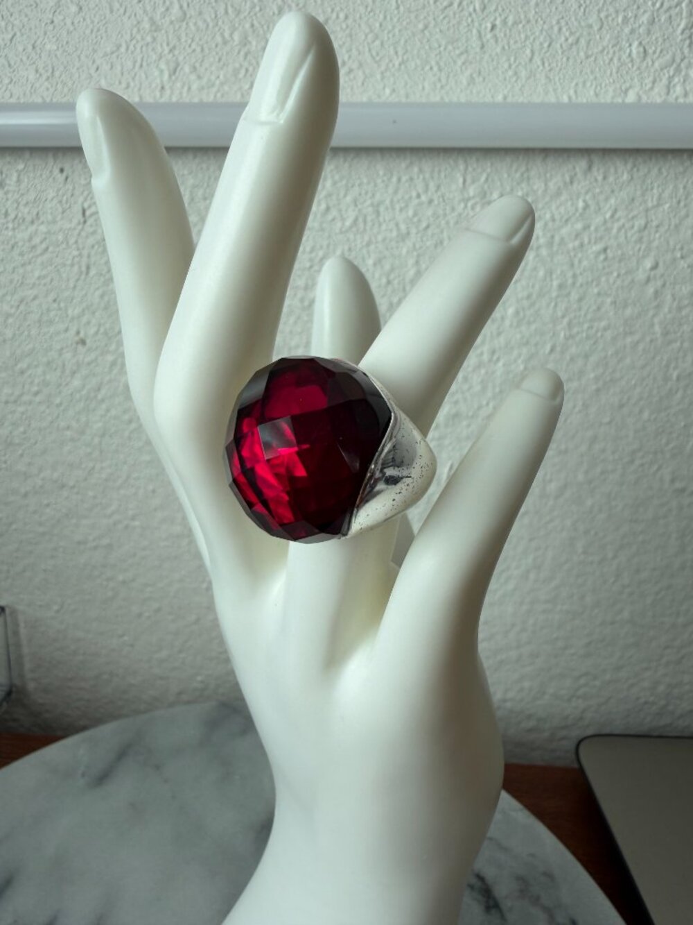 Huge Red / Deep Fuchsia Fun Statement Cocktail ring - 5.25 - Picture 4 of 16
